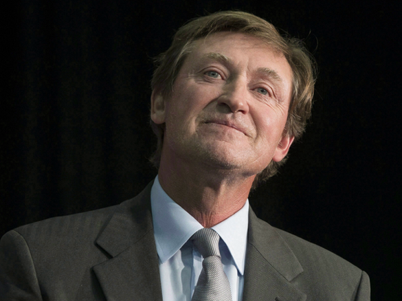 HAHA...Wayne Gretzky qui se vante de sa montre à 4 000 PIASSES...