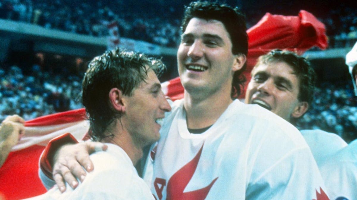 Pourquoi Wayne Gretzky ne saute pas dans les bras de Mario Lemieux?
