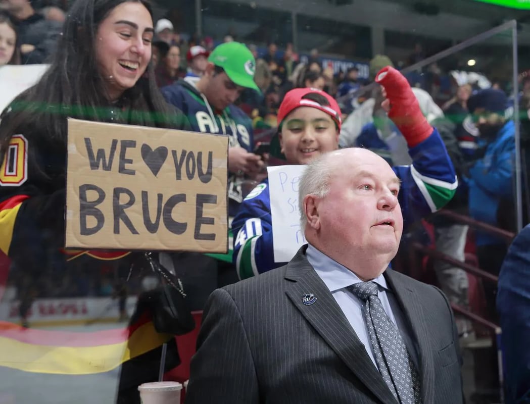 Vidéo: Les fans des Canucks ont toujours du gros LOVE pour Bruce Boudreau!!!