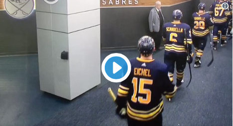 À quelques jours près..Auston Matthews devenait un SABRES..