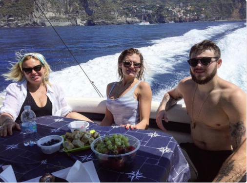 À voir Alex Galchenyuk en vacances familiales en Italie..