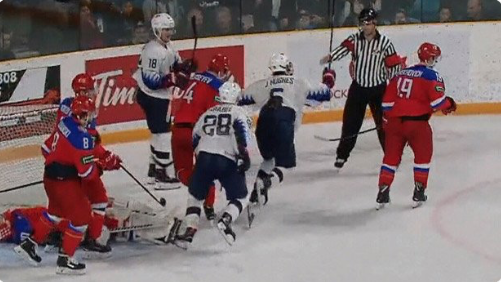 AIE AIE AIE...OUFF...Y va être bon en TA Jack Hughes...