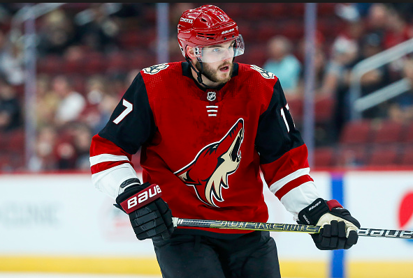 Alex Galchenyuk est rendu à aller chercher du CAFÉ pour les journalistes de l'Arizona...