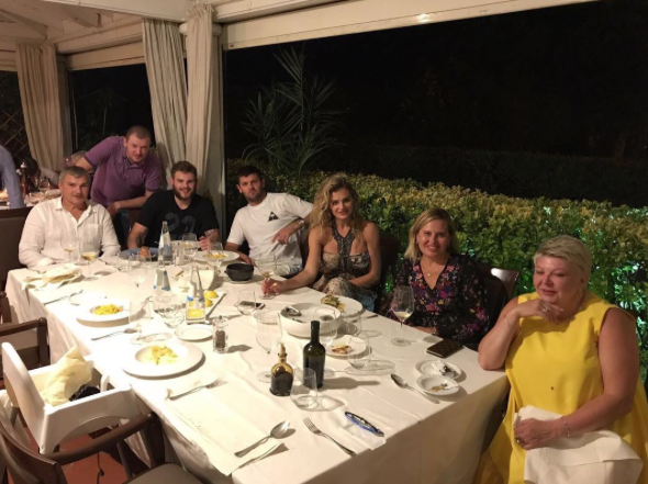 Alex Galchenyuk et Alex Radulov ont PUBLIÉ cette photo en même temps...Evander Kane va être JALOUX!!!