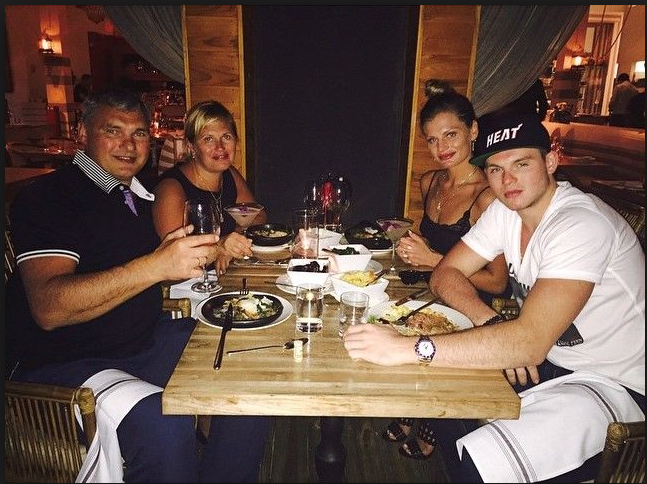 Alex Galchenyuk n'a pas le pouvoir de son CASH...OUCH...