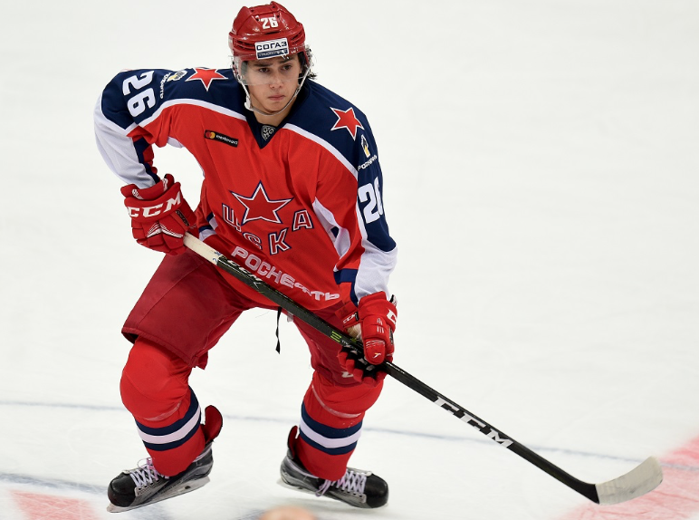 Alexander Romanov, un des deux défenseurs les plus prometteurs de la KHL...