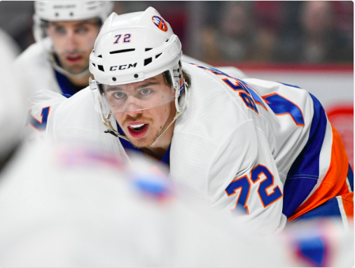 Anthony Beauvillier ne semble pas confiant pour son chum Tavares..
