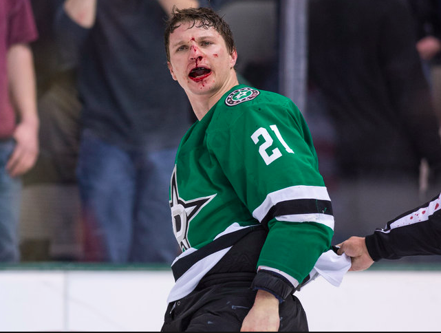 Antoine Roussel bien content de la défaite du CH dans le dossier RADULOV...