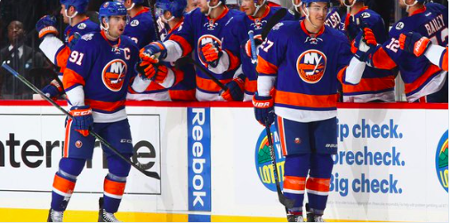 Au tour d'Anders Lee de RIRE des rumeurs entourant John Tavares...