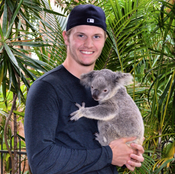 AYOYE!!! Charlie Lindgren à Winnipeg?