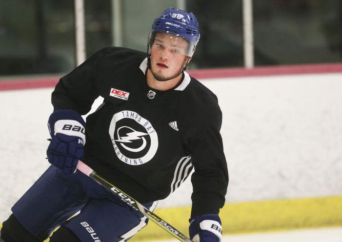 AYOYE...Mikhail Sergachev dans les estrades !!!