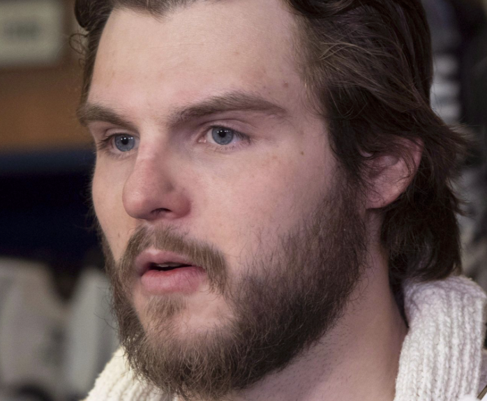 AYOYE...Rick Tocchet, va tellement faire exploser Alex Galchenyuk...