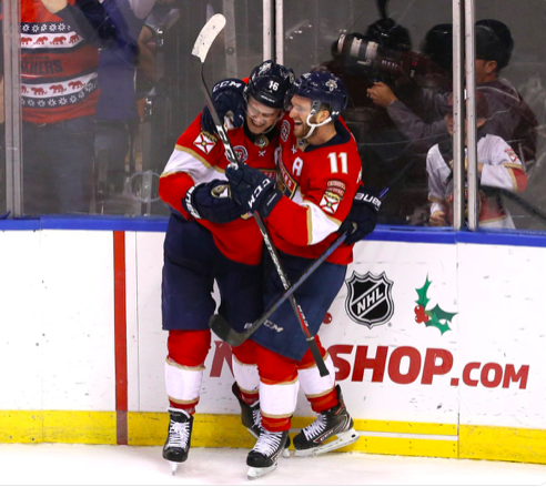 Barkov continue d'envoyer des FLEURS à KK....