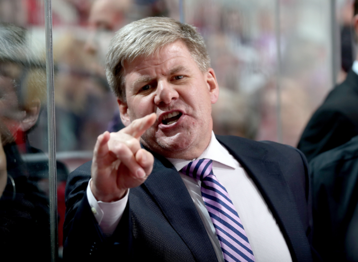 Bill Peters à deux doigts de la sortie...