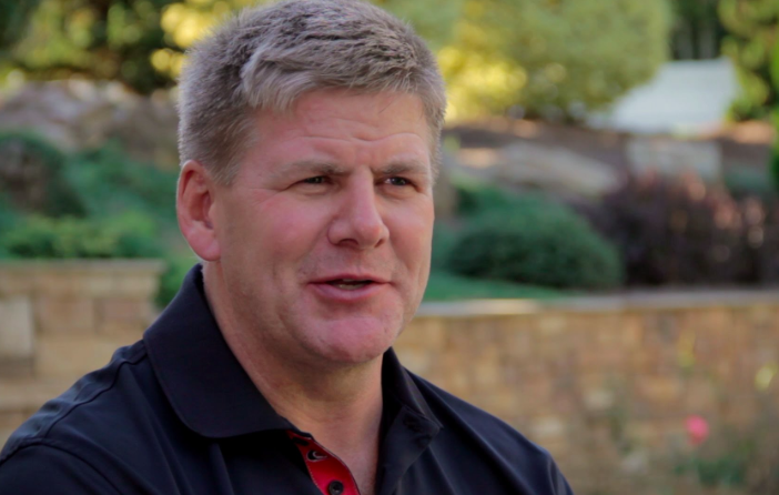 Bill Peters DÉMISSIONNE...