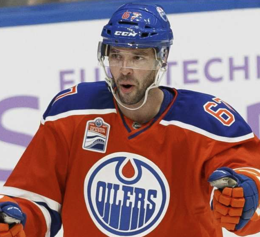 BOOM...Benoit Pouliot out de Edmonton...