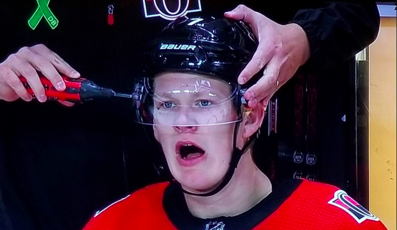 Brady Tkachuk va perdre SA NOUNOU.....