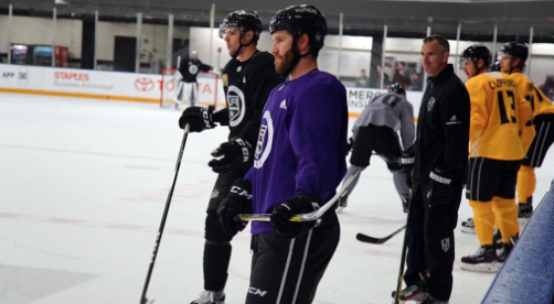 Brandon Prust HUMILIÉ...par un joueur de l'organisation des Kings...