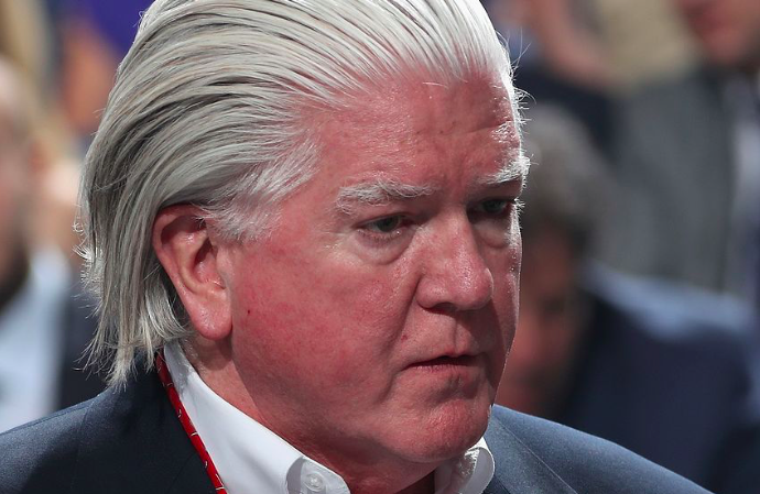  Brian Burke est aussi DÉPASSÉ...que sa COUPE de CHEVEUX...