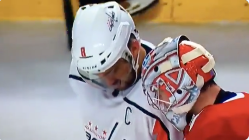 Ça change vite un match de hockey...