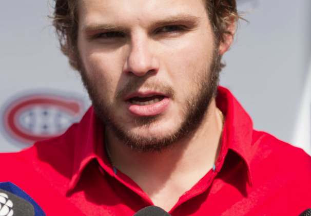 C'est clair que Alex Galchenyuk sort les bâtons de golf...