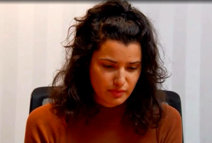 Cette femme...A tout l'air d'une MENTEUSE...