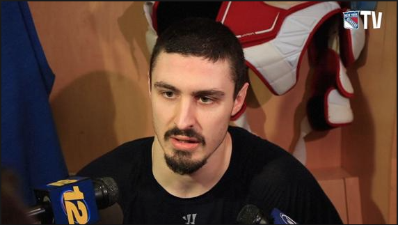 Chris Kreider pour Alex Galchenyuk..C'est PARTOUT...