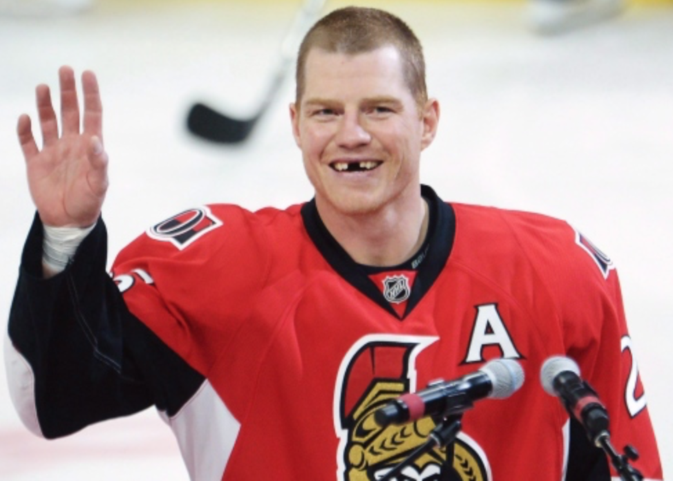 Chris Neil reçoit des offres de plusieurs équipes mais...