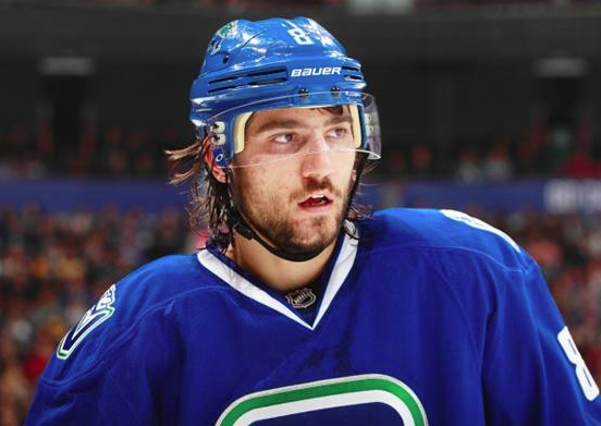  Chris Tanev accepterait-il de jouer à gauche..