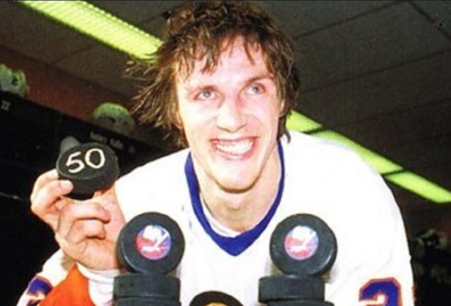 Chucky vs Leddy!!! Mike Bossy s'est fait TAPER sur les doigts!!!!!