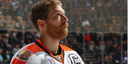 Claude Giroux..Doit rentrer dans les AA..sinon...