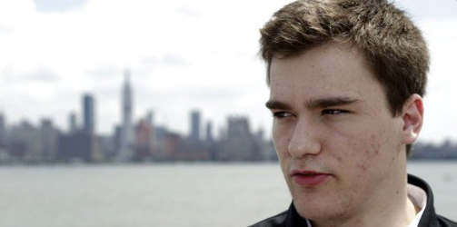C'MON NBC...Vous auriez pu choisir une autre photo pour parler de Jonathan Drouin..
