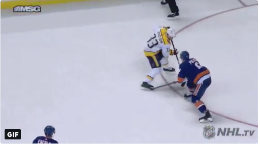 Comment un défenseur de la LNH, peut se faire HUMILIER comme ça...