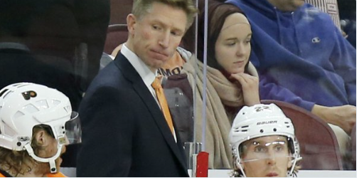 Dave Hakstol CONGÉDIÉ pendant le voyage...ou après?