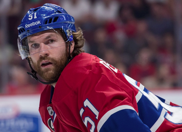 David Desharnais discute toujours avec les Sénateurs et les Hurricanes.