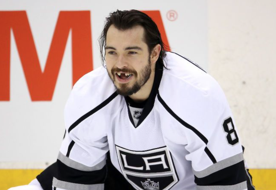 Dimanche, les Kings, vont annoncer que Drew Doughty...