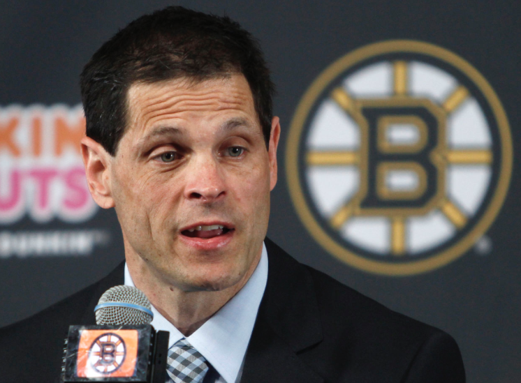 Don Sweeney a CROSSÉ David Pastrnak..