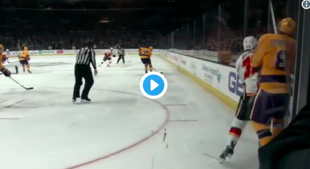 Drew Doughty est tellement MÉCHANT avec un MICRO..