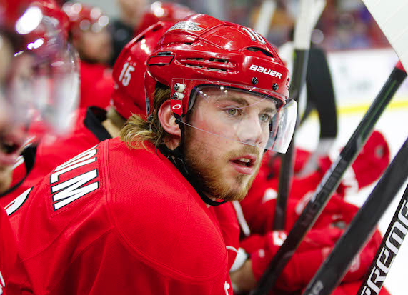 Elias Lindholm pour Galchenyuk ONE vs ONE...qui le fait?