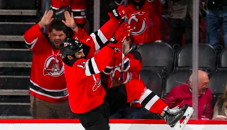 Entre les 3 plombiers que Marc Bergevin regarde...