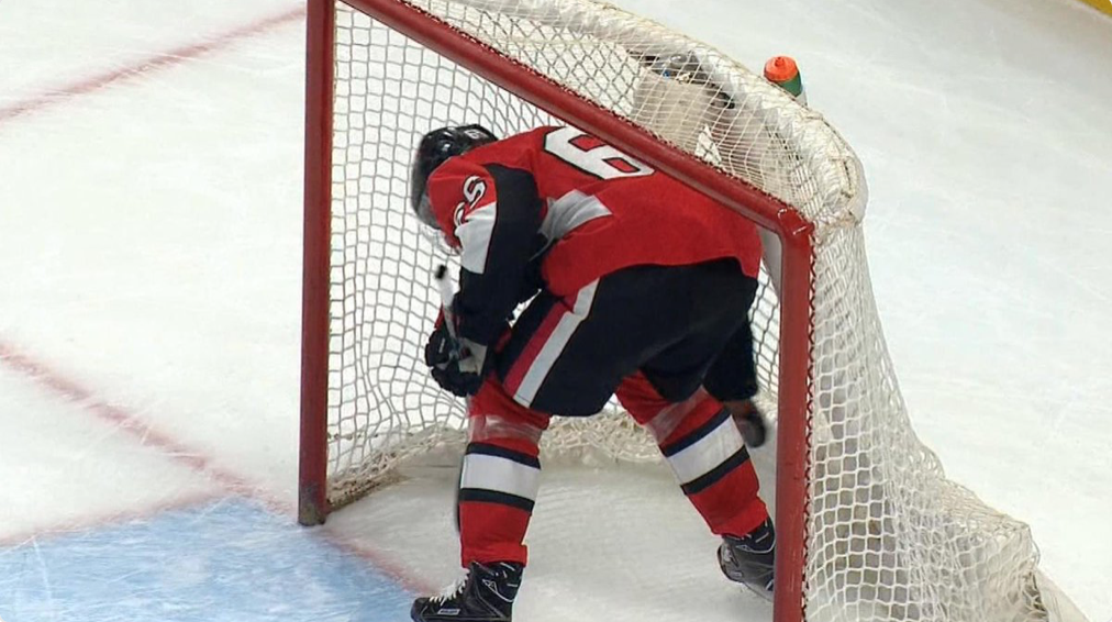 Erik Karlsson annonce qu'il vient de jouer son dernier match à Ottawa...