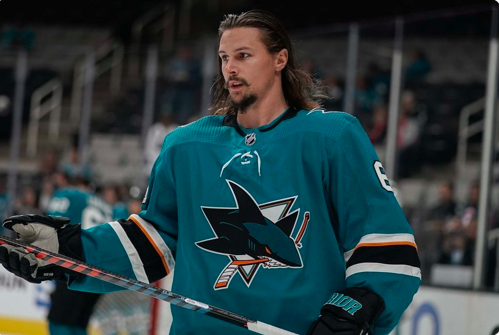 Erik Karlsson s'ENLISE à San Jose....