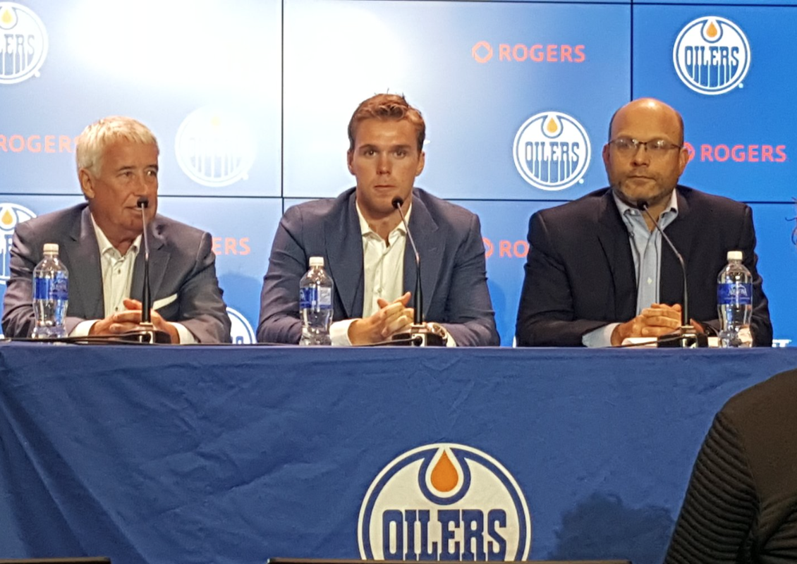 Est-ce que les joueurs vont remercier McDavid quand...