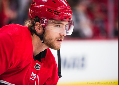 Est-ce que Noah Hanifin et Andrei Svechnikov pourrait faire partie du même DEAL?