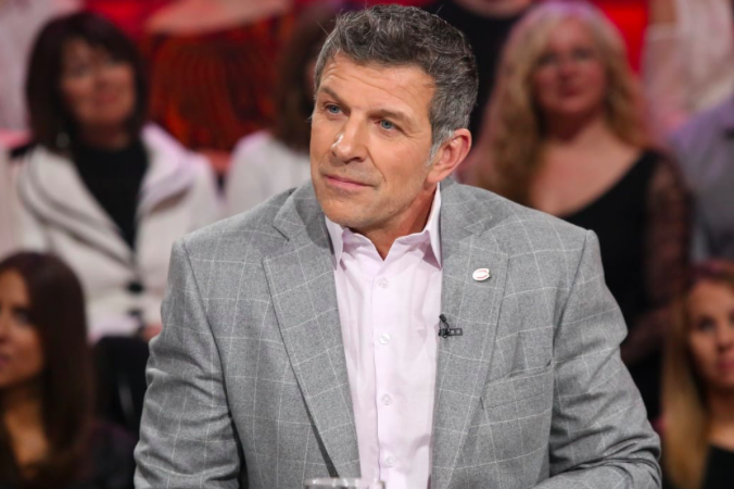 Geoff Molson CONGÉDIE des pauvres filles à 45 000$ par année...alors que...
