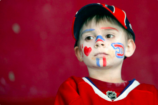 Geoff Molson joue avec les chiffres...et les enfants...
