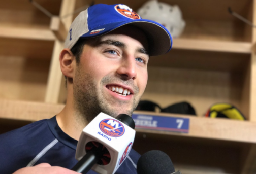 HAHA!!! Jordan Eberle rit de son ancien DG..