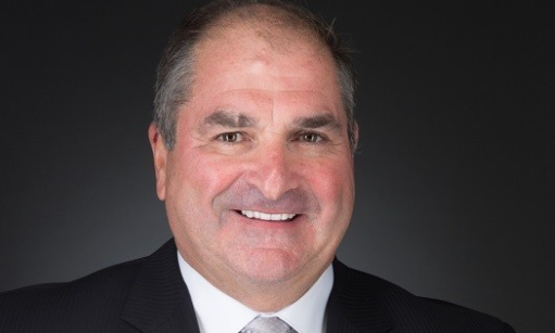HAHA!!! Larry Carrière rit du Québec!!!!