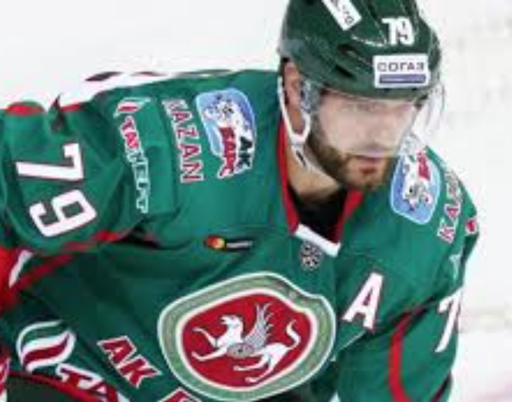 HAHA...Andrei Markov n'a pas toujours l'air brillant en KHL...