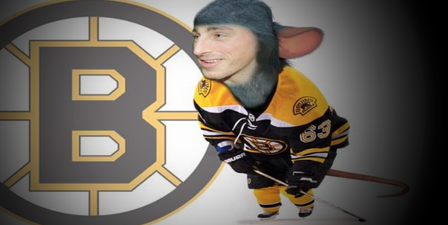 HAHA...Brad Marchand est vraiment un petit CRISS de BAVEUX...